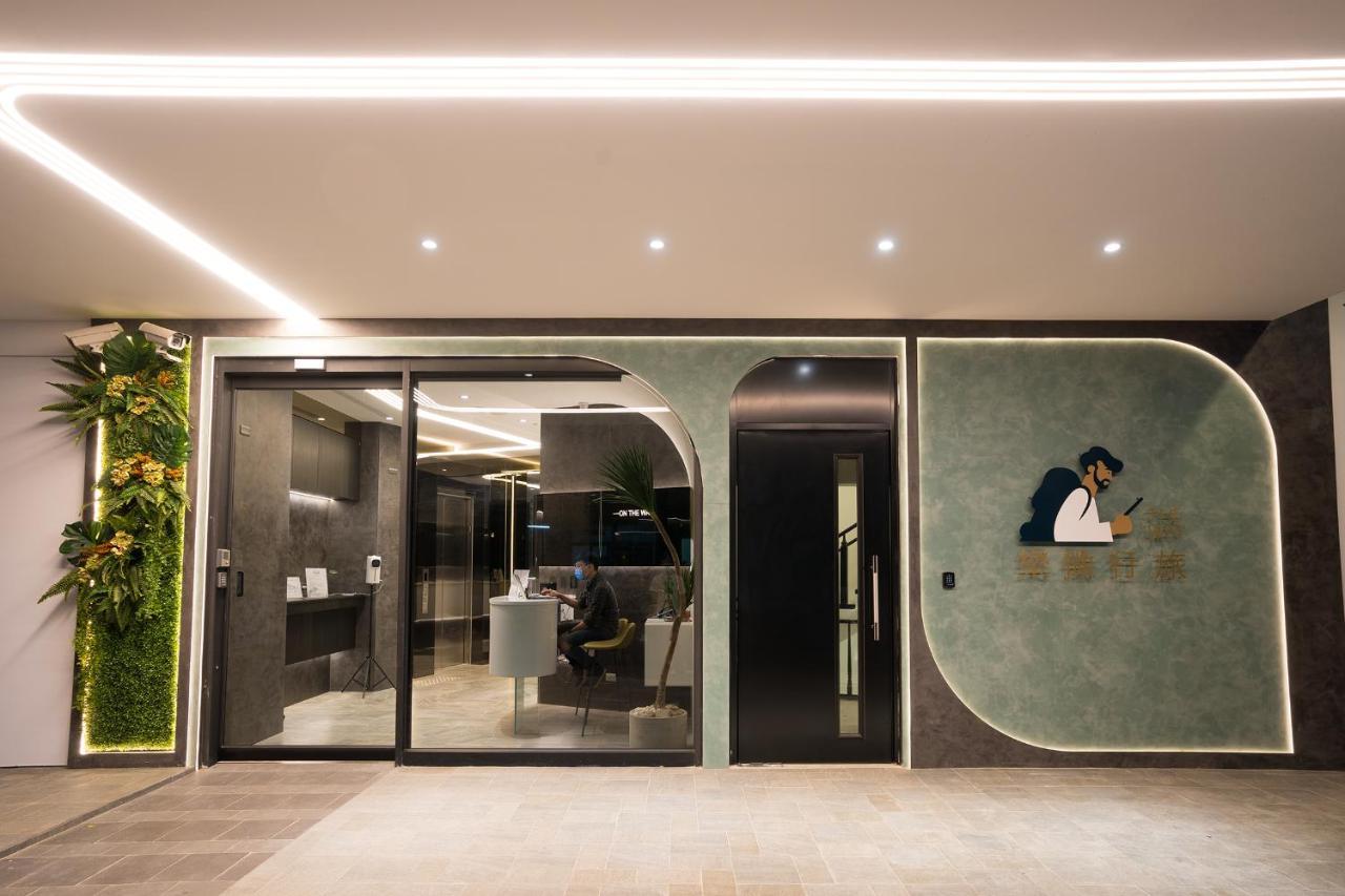 The Way Inn Taichung Exterior foto