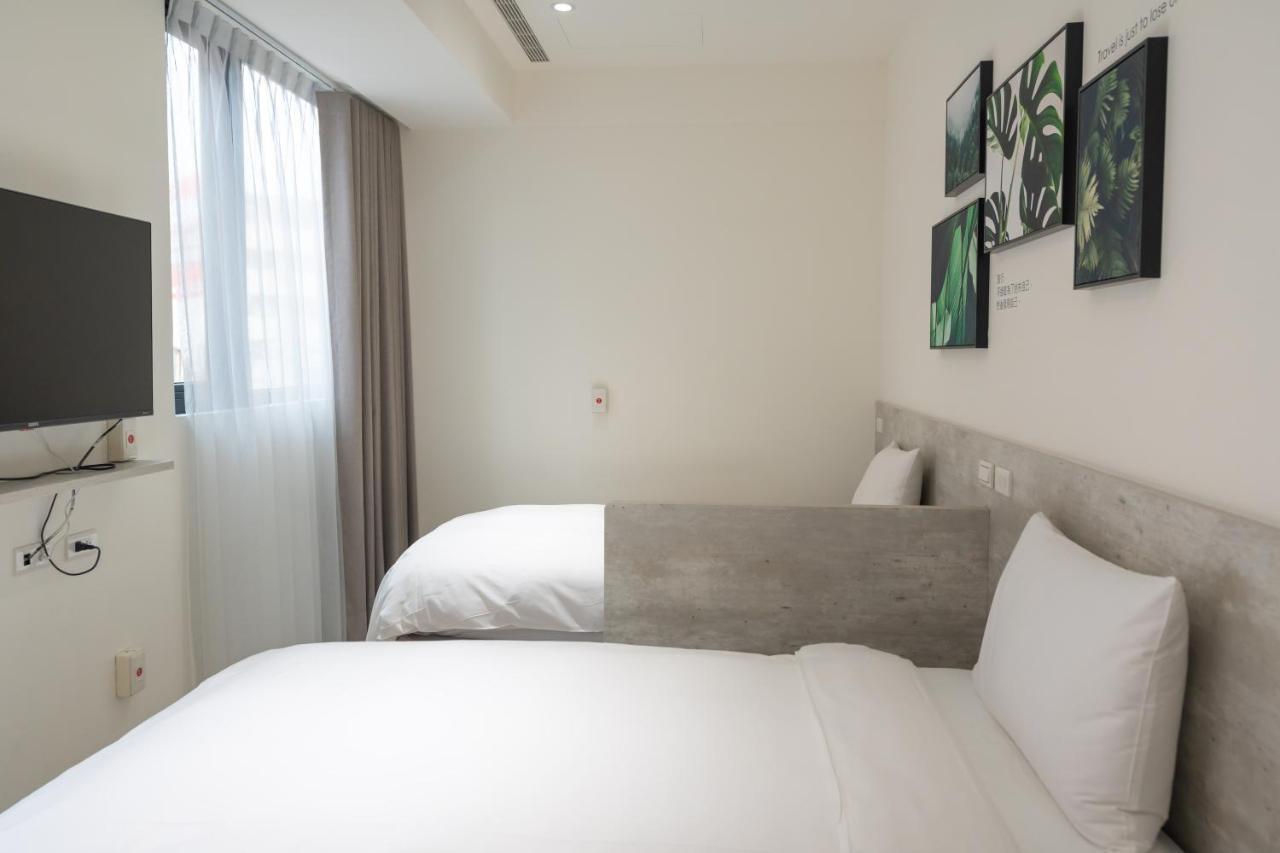 The Way Inn Taichung Exterior foto