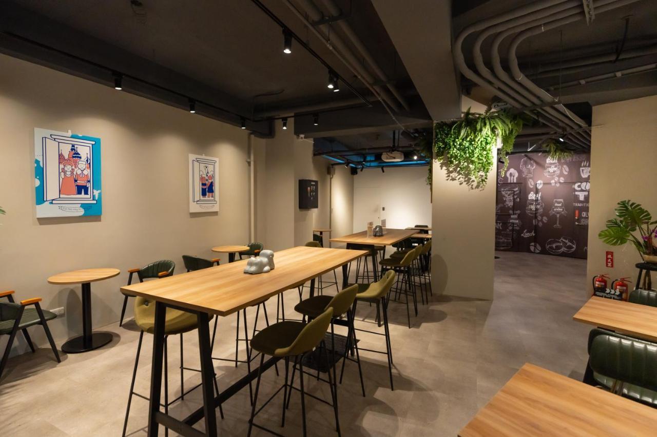 The Way Inn Taichung Exterior foto